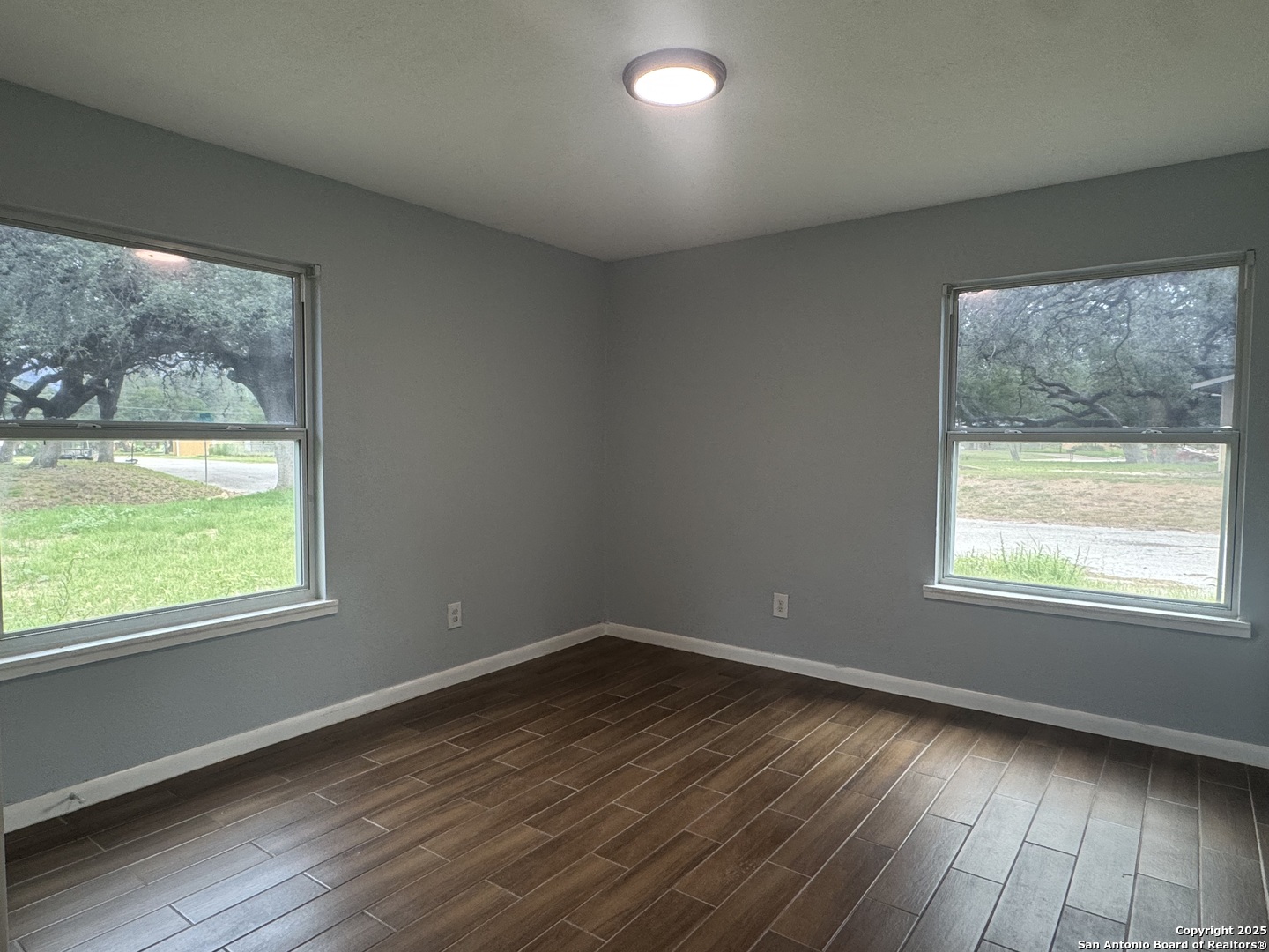 601 Mockingbird Lane Devine, TX 78016 - Photo 7 of 11