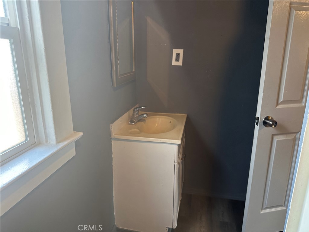 4 West 13th Street Merced, CA 95341 - Photo 18 of 23 a utility room with dryer and washer