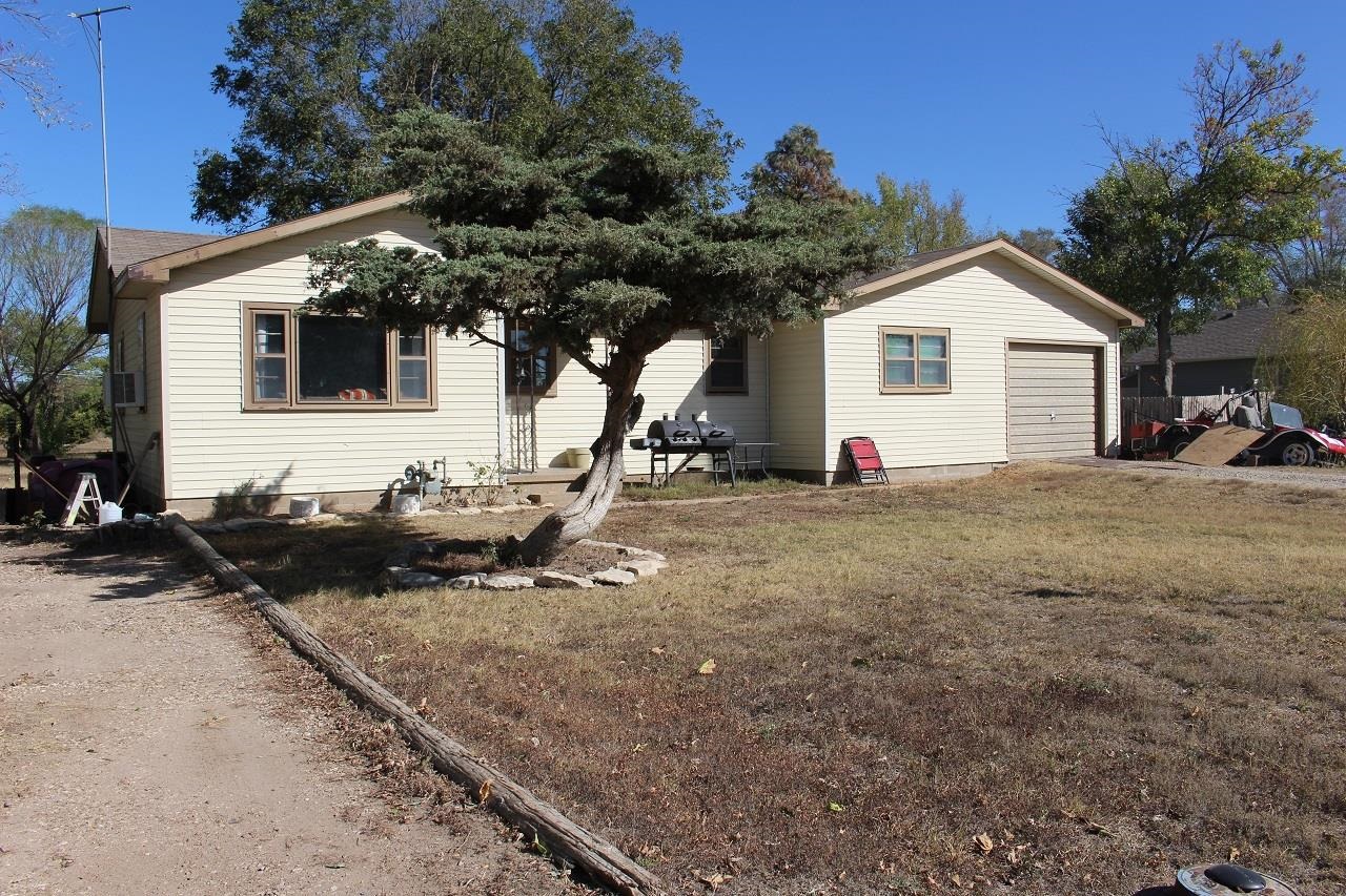 4846 Southwest 98th Terrace Augusta, KS 67010 - Photo 2 of 18