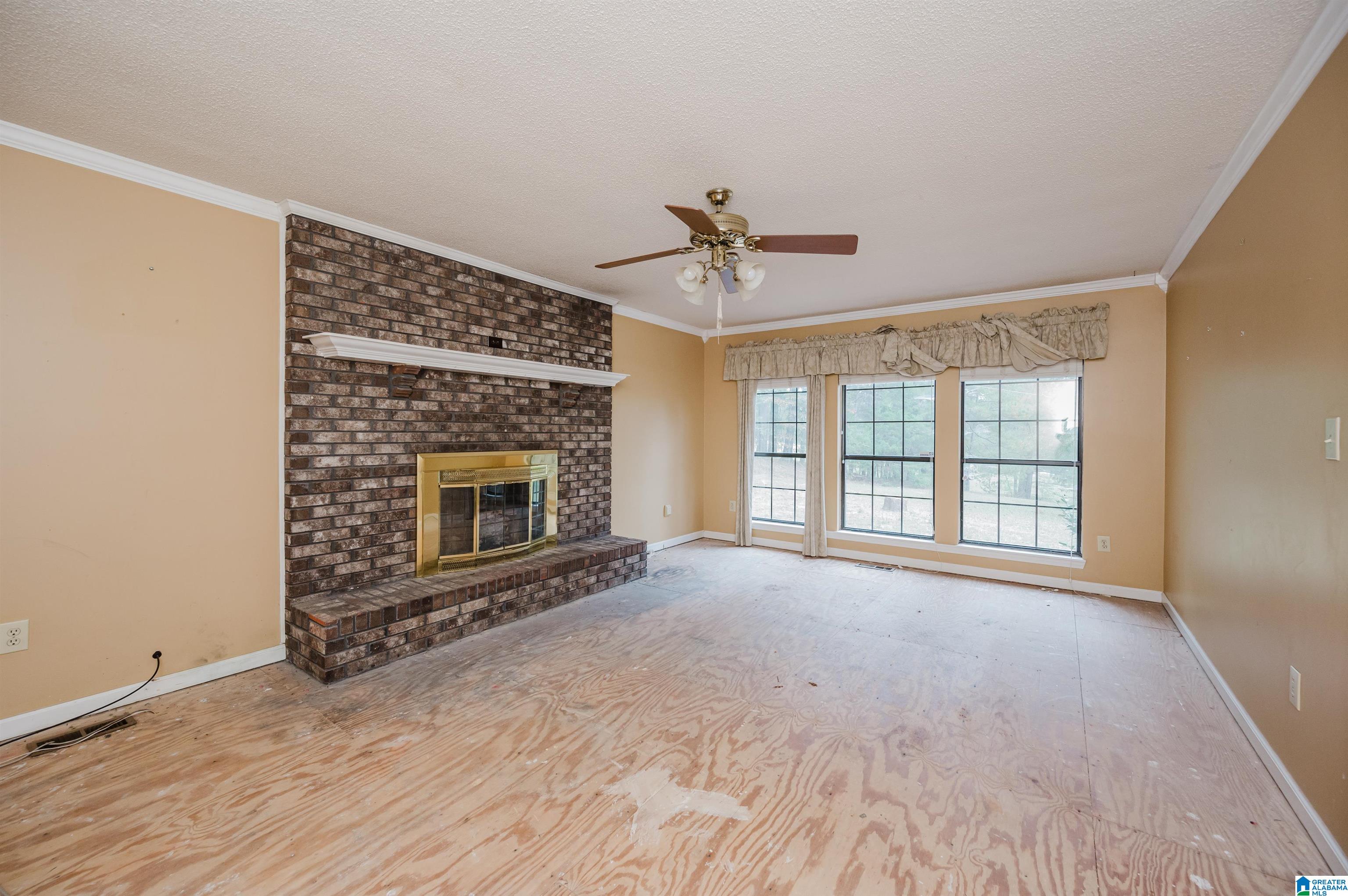8988 Bankston Road Warrior, AL 35180 - Photo 16 of 47