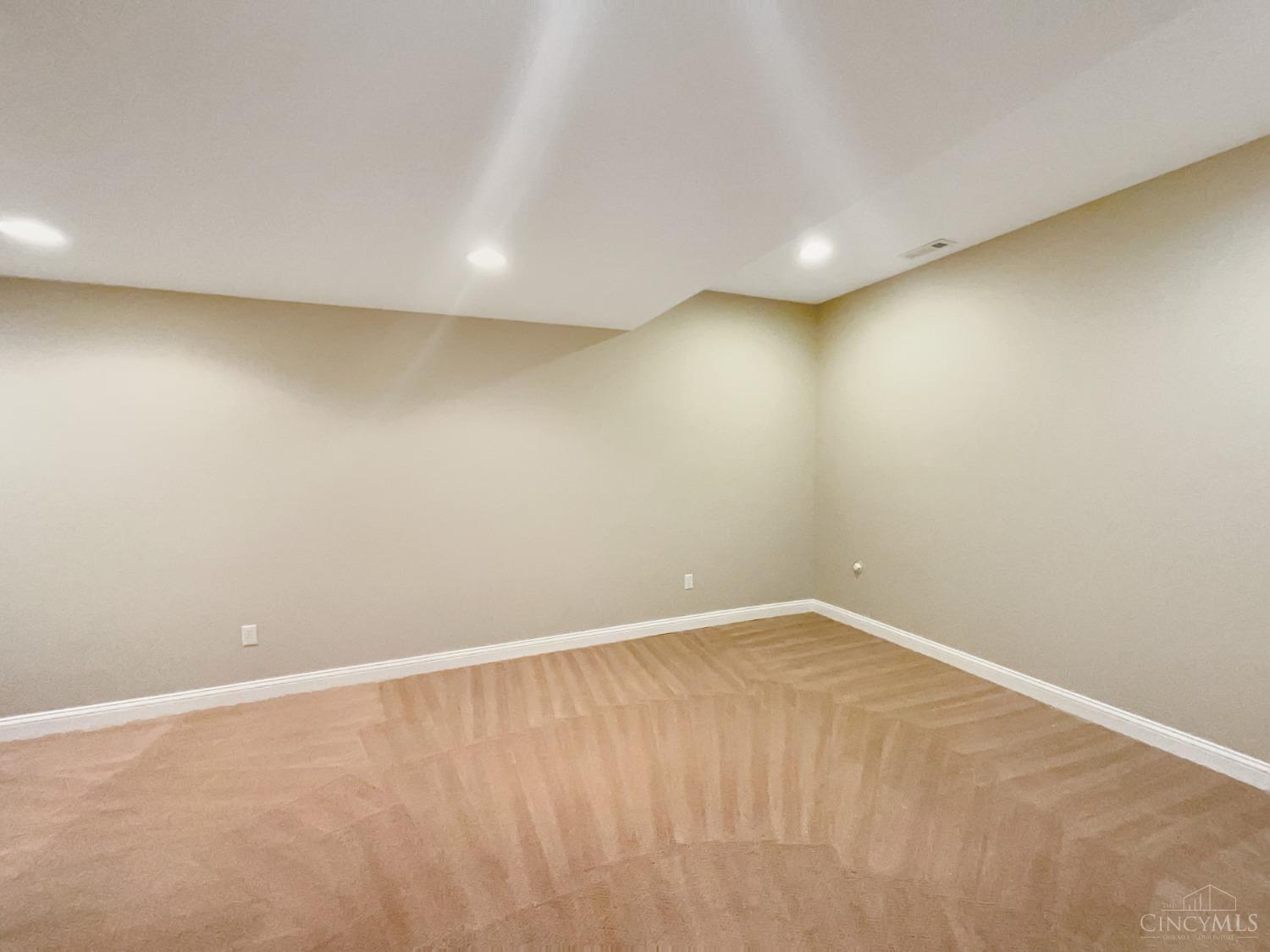 5792 Springview Circle Mason, OH 45040 - Photo 29 of 32