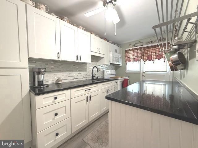 3507 Greenvale Road Baltimore, MD 21229 - Photo 11 of 33 Updated Kitchen