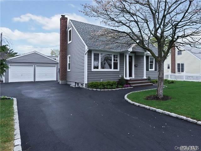 3695 Condor Road Levittown, NY 11756 - Photo 1 of 1