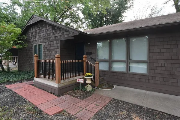 $415,000 | 10200 Pflumm Road, Lenexa, KS 66215
