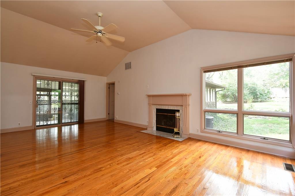 10200 Pflumm Road Lenexa, KS 66215 - Photo 15 of 35