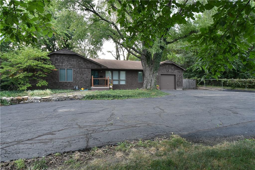 10200 Pflumm Road Lenexa, KS 66215 - Photo 3 of 35