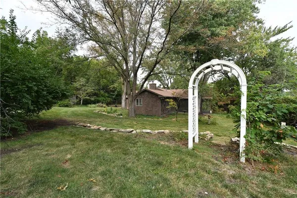 $415,000 | 10200 Pflumm Road, Lenexa, KS 66215