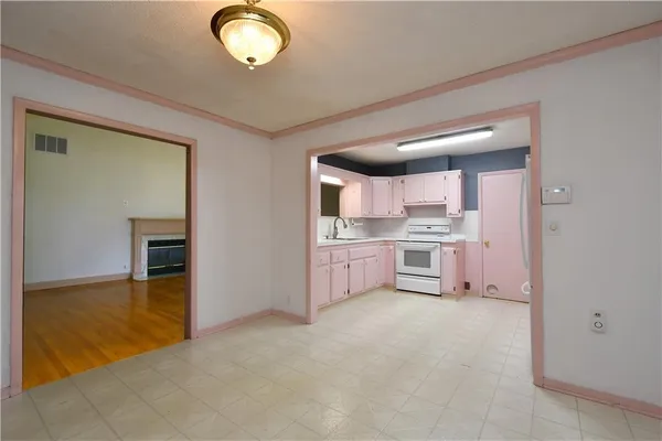 $415,000 | 10200 Pflumm Road, Lenexa, KS 66215
