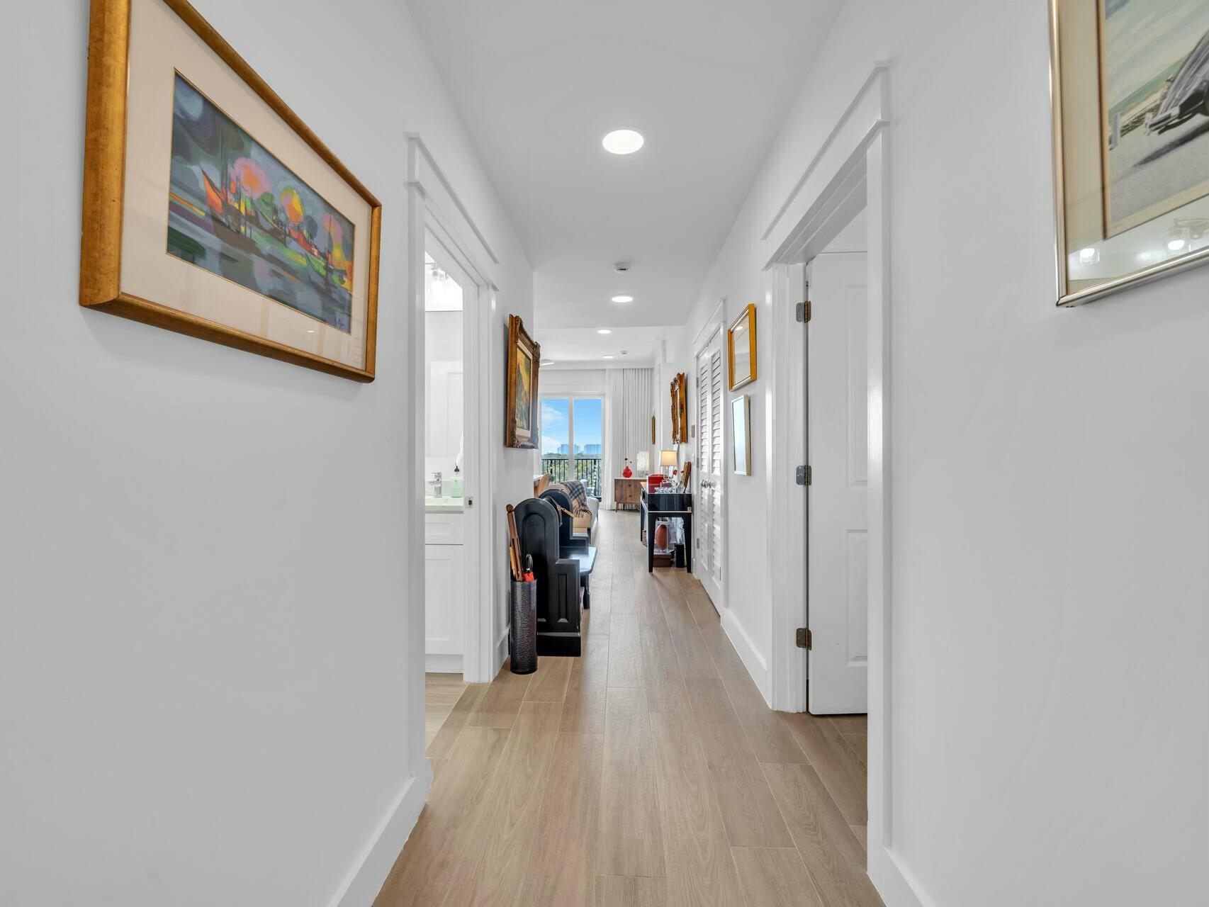 206 Henderson Resort Way, Unit 5202 Destin, FL 32541 - Photo 32 of 55 a big room with wooden floor