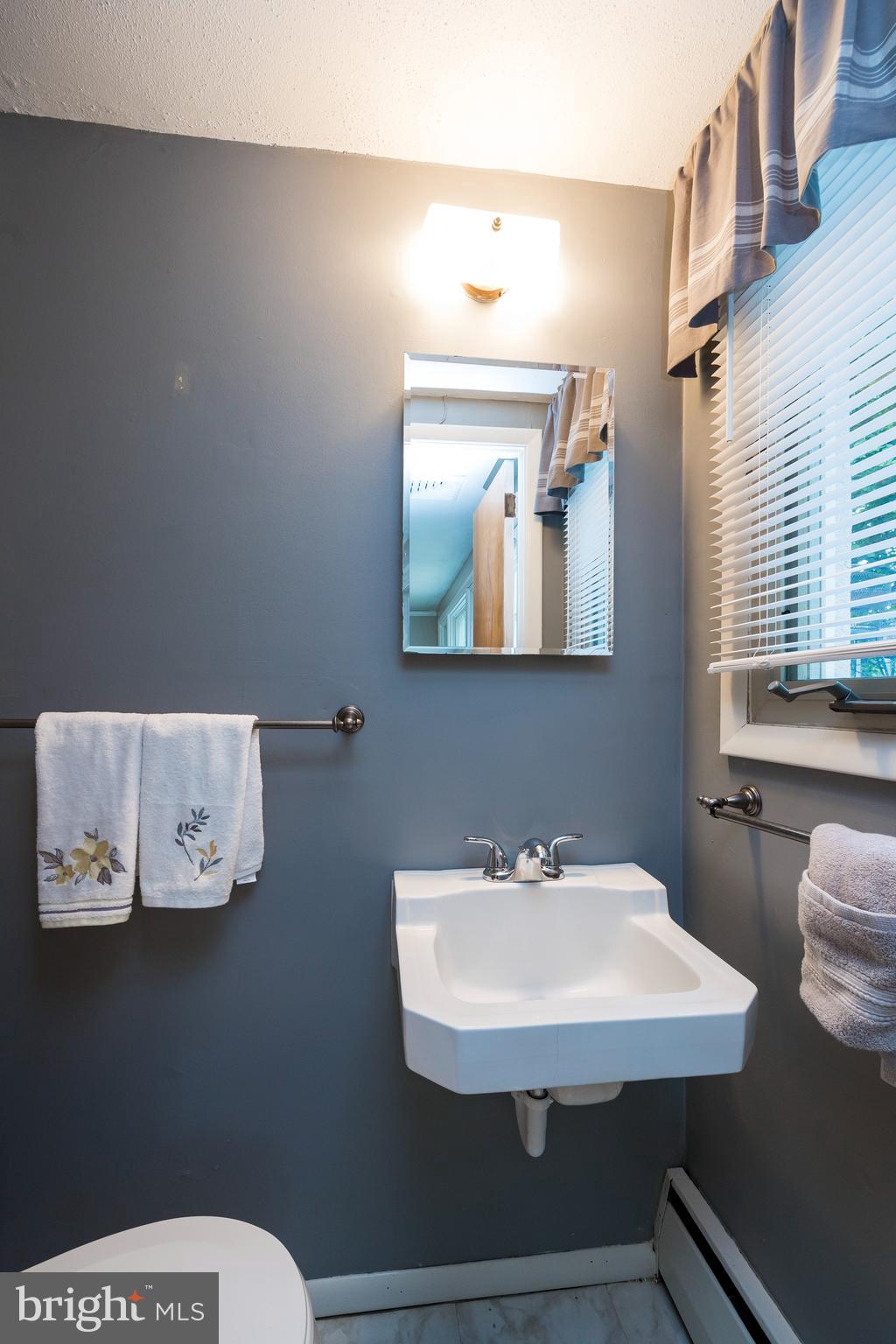 310 Llewellyn Road Ambler, PA 19002 - Photo 31 of 47 Powder Room