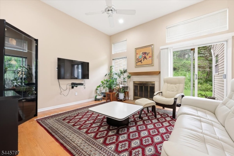 246 Long Meadow Road Bedminster, NJ 07921 - Photo 4 of 36