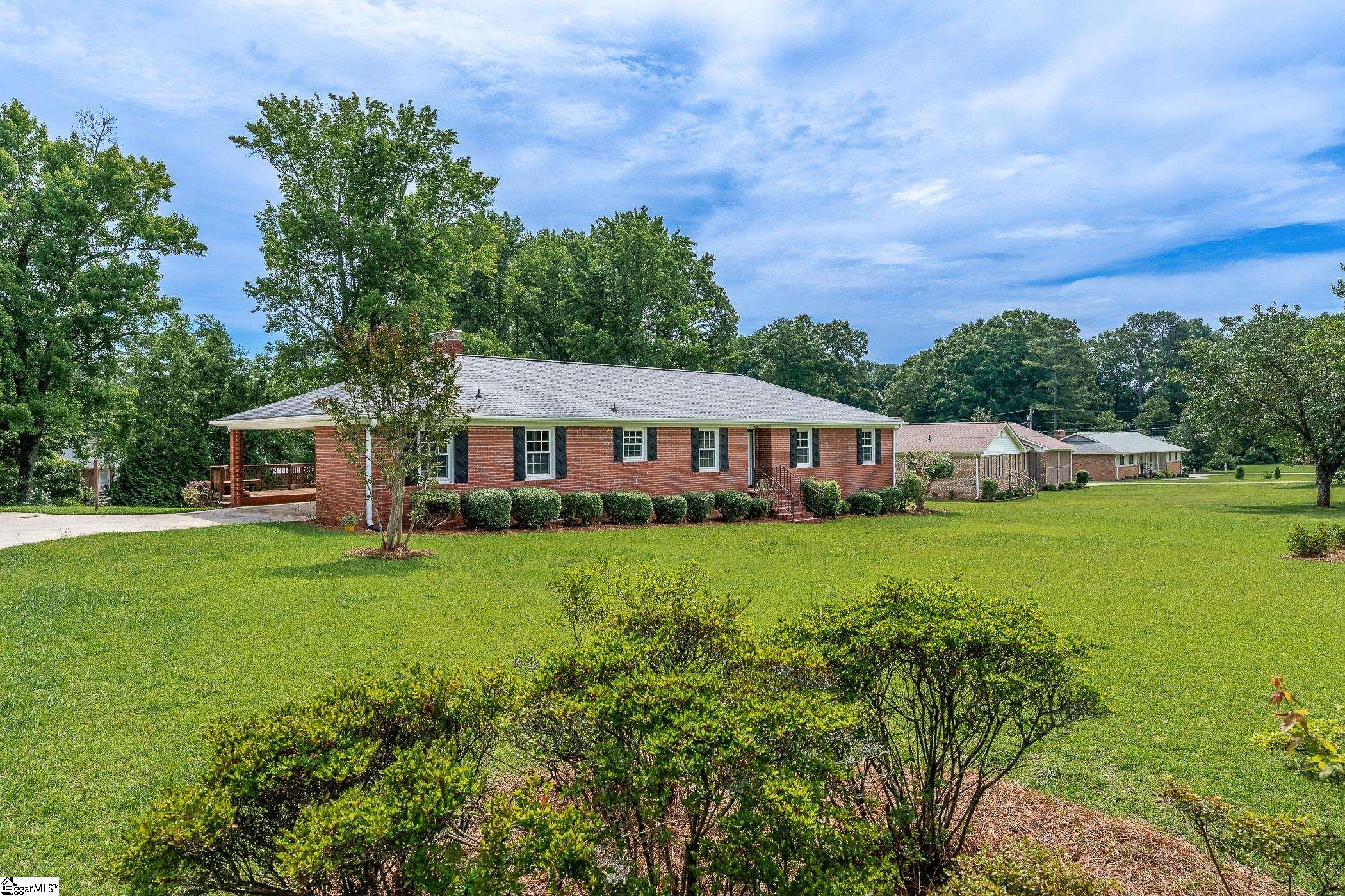 107 Lemon Tree Trail Laurens, SC 29360 - Photo 3 of 42