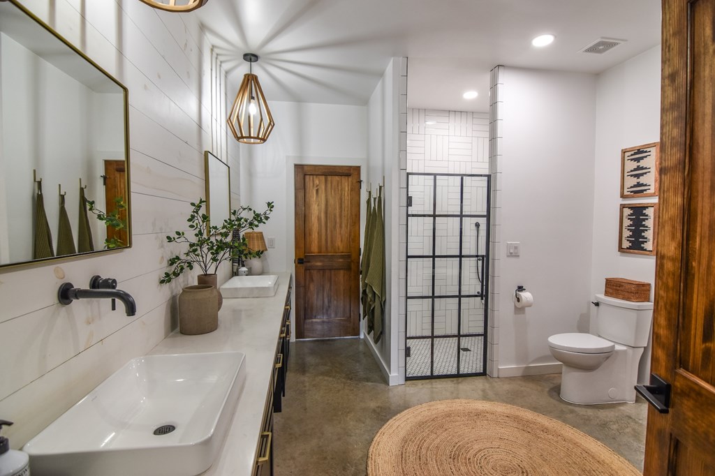111 Live Spring Lane Ingram, TX 78025 - Photo 11 of 35