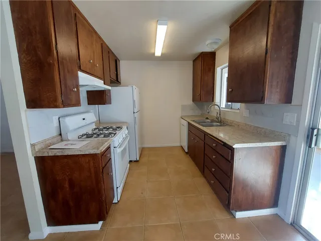 $380,000 | 7474 Acoma Trail, Yucca Valley, CA 92284