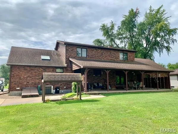 $365,000 | 922 Park Street, Monroe City, MO 63456