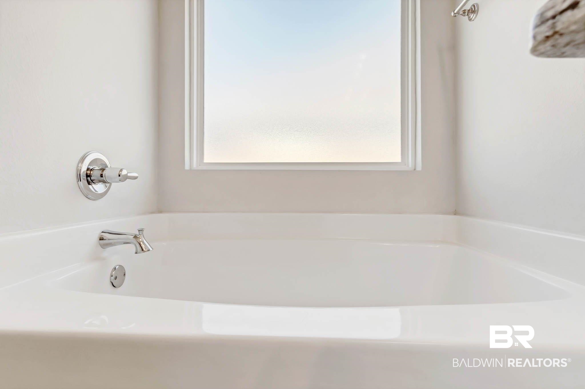 16461 Prado Loop Loxley, AL 36551 - Photo 47 of 78 Full bathroom featuring a garden tub