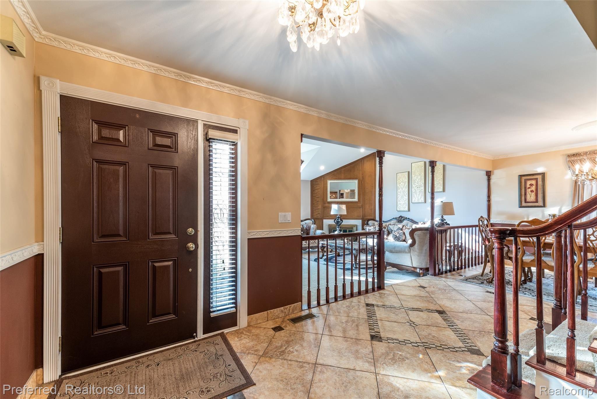 31170 Country Ridge Circle Farmington, MI 48331 - Photo 8 of 56 DSC_1015-Edit.jpg