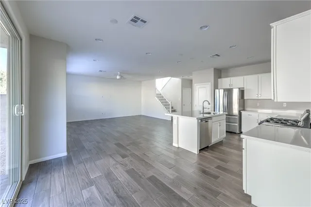 $2,795 | 10260 Bark Pine Court, Las Vegas, NV 89166