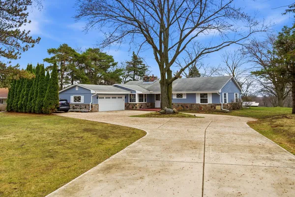 $487,750 | 18635 Benington Drive, Brookfield, WI 53045