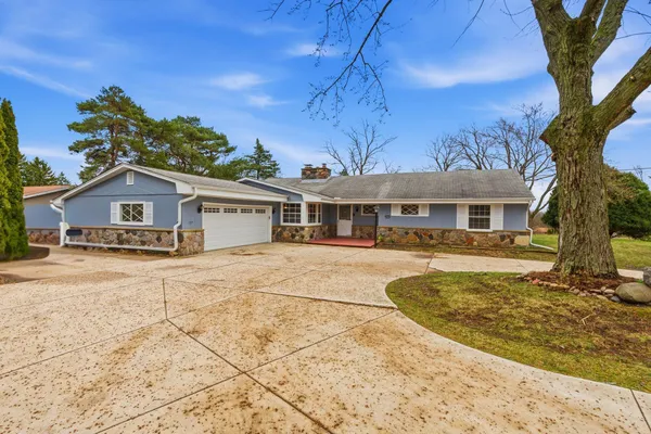 $487,750 | 18635 Benington Drive, Brookfield, WI 53045