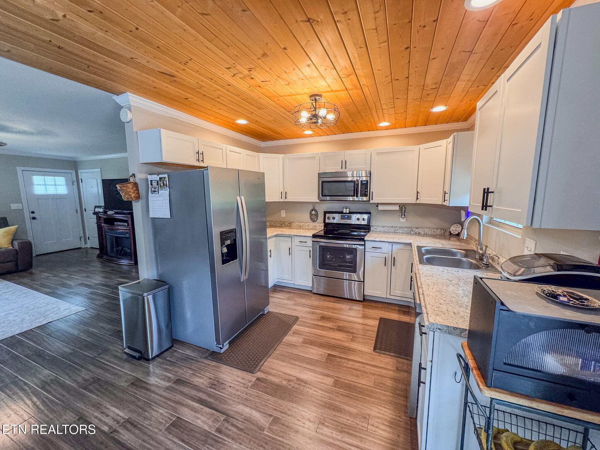 3988 Dutch Valley Road Clinton, TN 37716 - Photo 17 of 22 Wide Kitchen