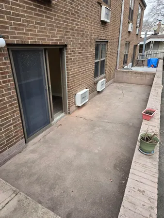 a view of a car garage of the house