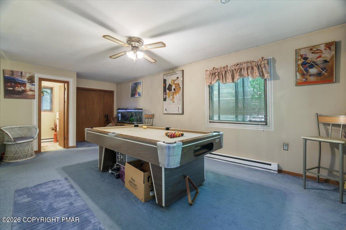 158 Saunders Drive Bushkill, PA 18324 - Photo 11 of 75 11- Family room
