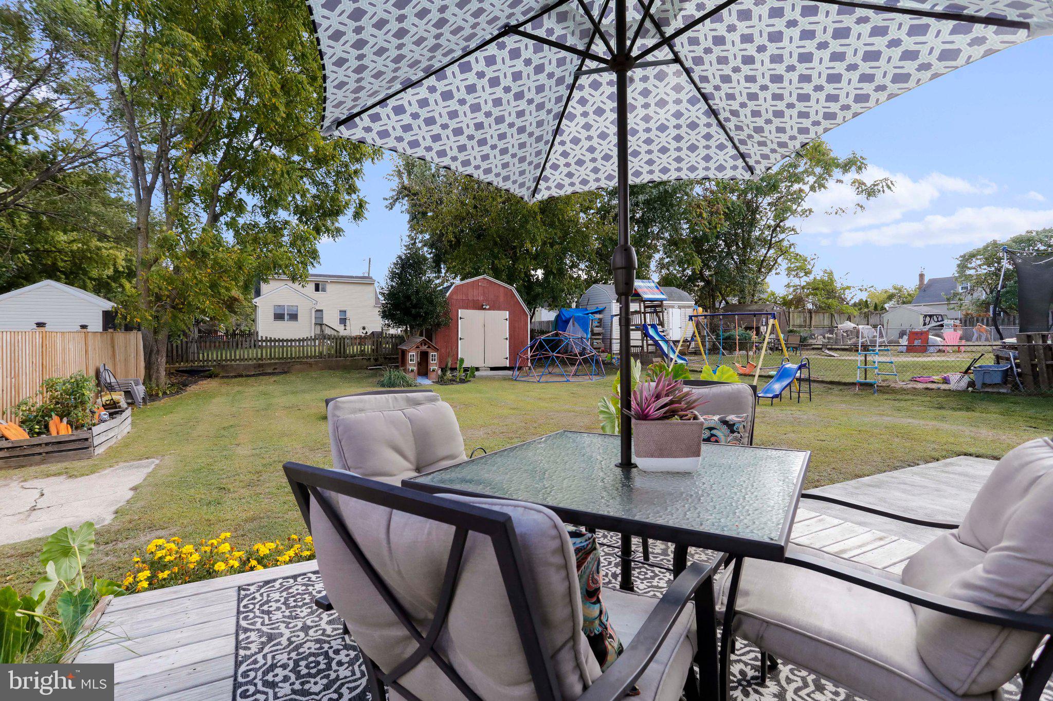 211 Lake Road Pasadena, MD 21122 - Photo 6 of 30 Sprawling backyard