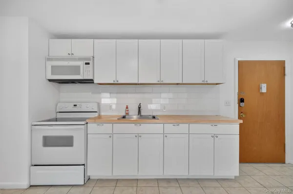 $1,900 | 810 Blooming Grove Turnpike, Unit 60, New Windsor, NY 12553