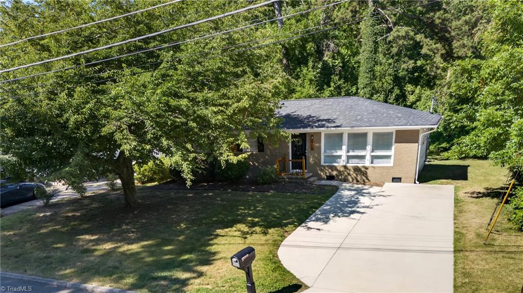 4316 Halifax Road Greensboro, NC 27407 - Photo 3 of 45