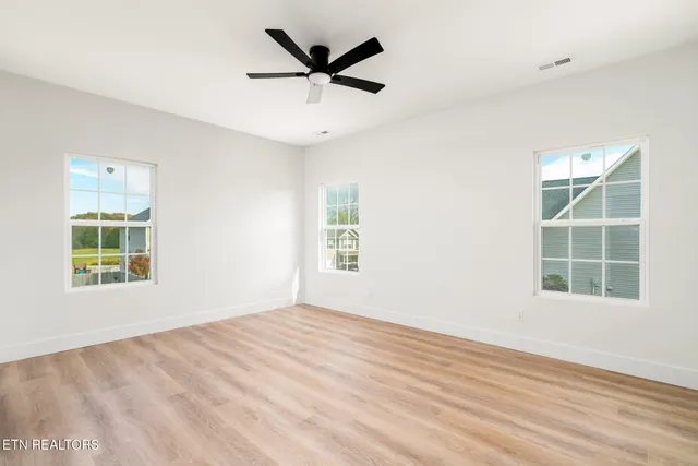 $439,000 | 161 Mill Creek Drive, Loudon, TN 37774