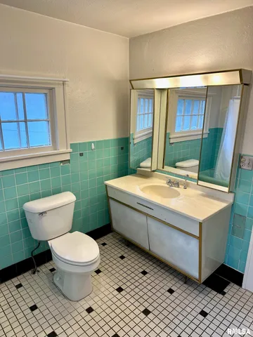 $119,000 | 1305 West Lafayette Avenue, Jacksonville, IL 62650