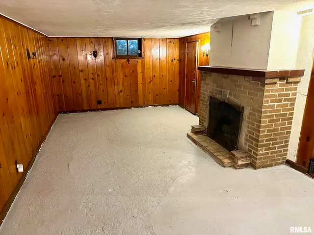 $119,000 | 1305 West Lafayette Avenue, Jacksonville, IL 62650