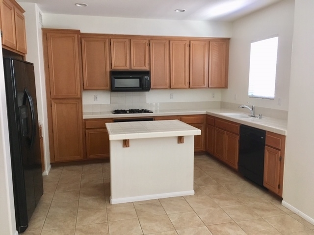 2207 Huntington Point Road, Unit 15 Chula Vista, CA 91914 - Photo 2 of 2