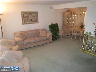 49 Winding Way Road Stratford, NJ 08084 - Photo 3 of 12