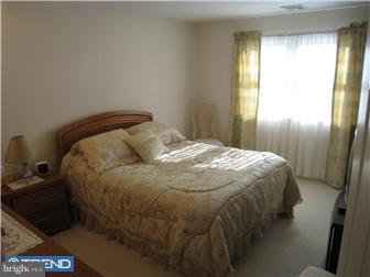 49 Winding Way Road Stratford, NJ 08084 - Photo 8 of 12