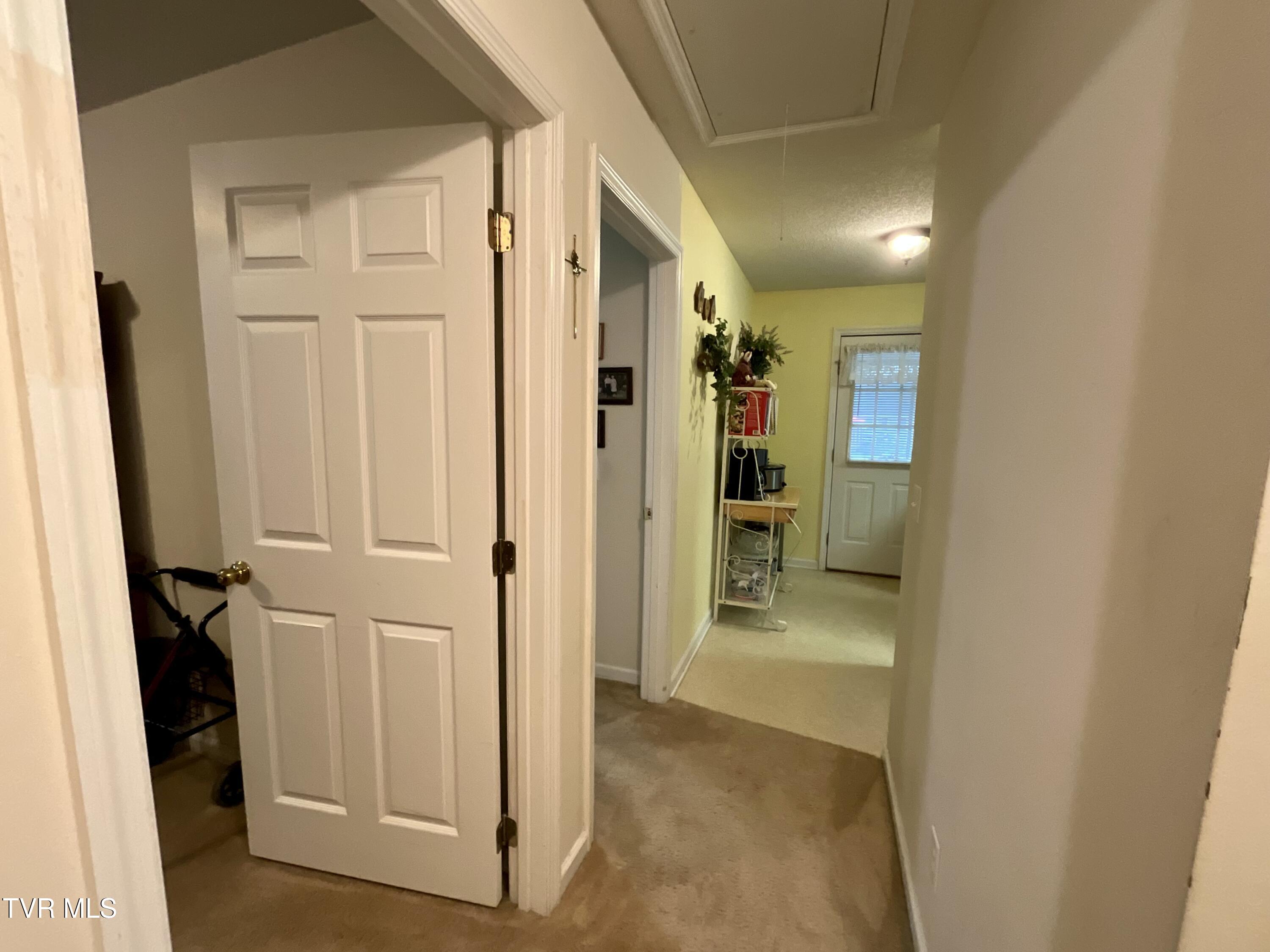 254 Booher Road, Unit B1 Bristol, TN 37620 - Photo 21 of 30 IMG_3281