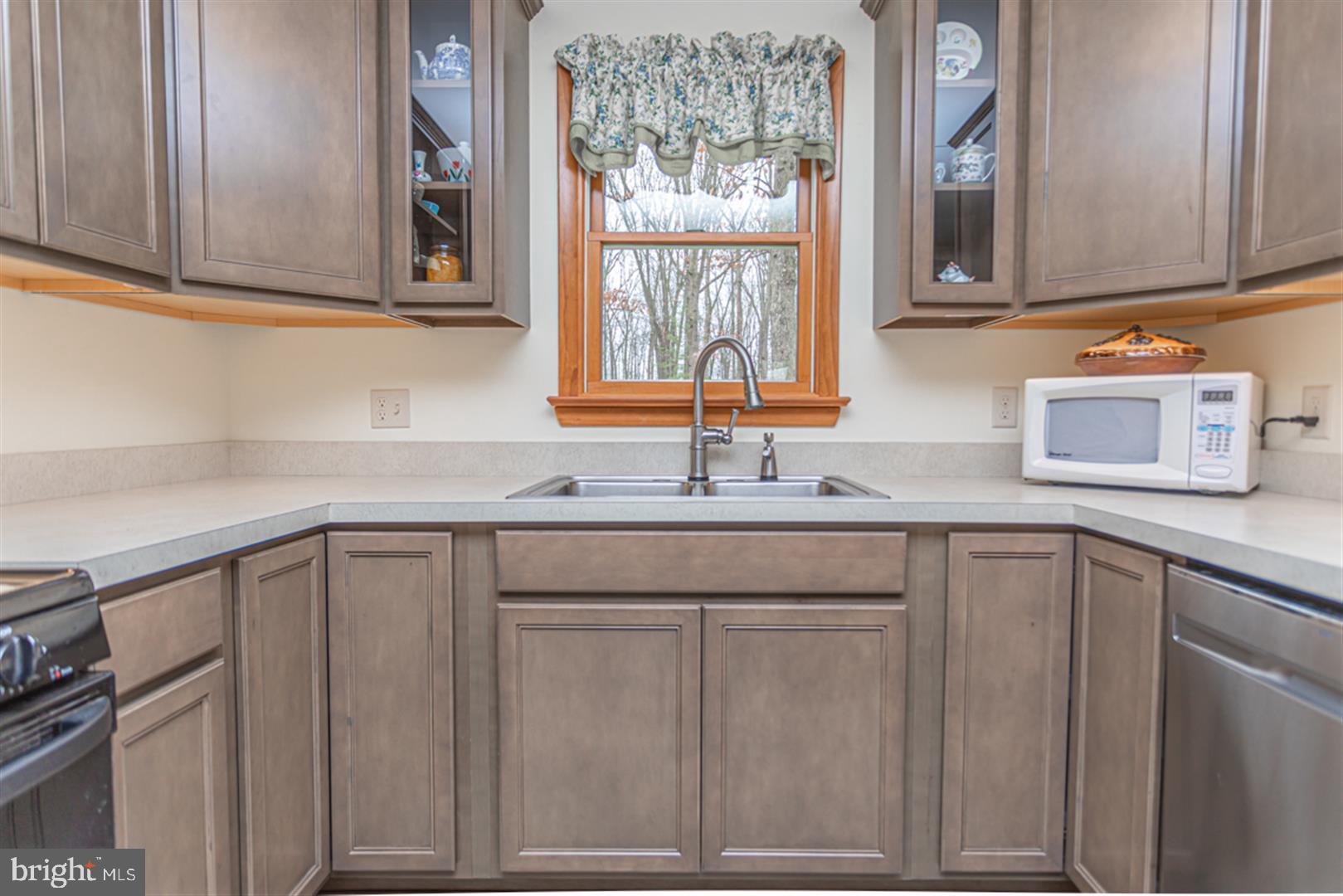 224 Yoder Road Harleysville, PA 19438 - Photo 5 of 29 Gallery Image 5