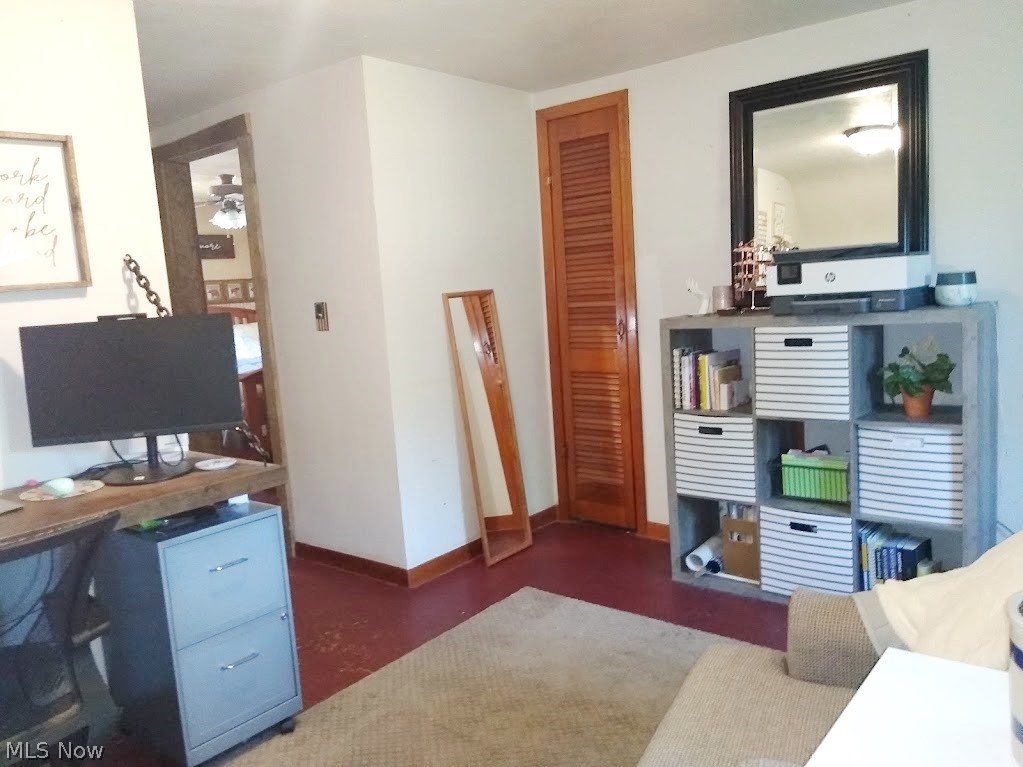 15816 Tavern Road Burton, OH 44021 - Photo 12 of 35 Office area