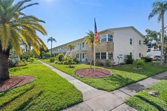 $1,200 | 5855 18th Street North, Unit 11, St. Petersburg, FL 33714