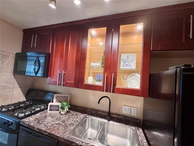 $1,200 | 5855 18th Street North, Unit 11, St. Petersburg, FL 33714