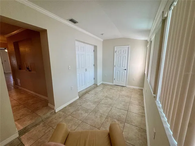 $1,200 | 5855 18th Street North, Unit 11, St. Petersburg, FL 33714