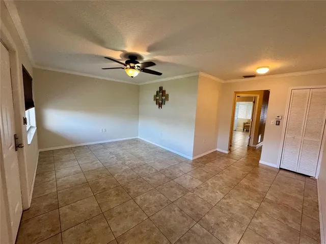 $1,200 | 5855 18th Street North, Unit 11, St. Petersburg, FL 33714