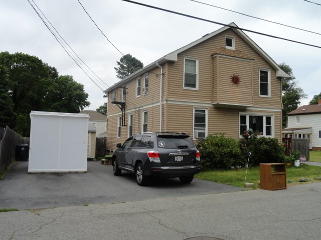 44 Milton Road Warwick, RI 02888 - Photo 2 of 21 Gallery Image 2