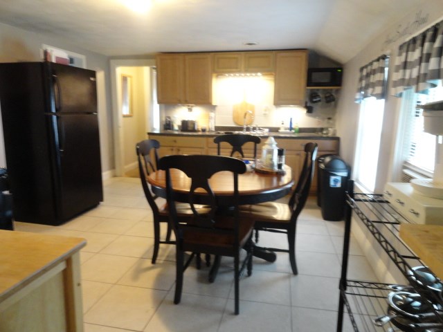 44 Milton Road Warwick, RI 02888 - Photo 8 of 21 Gallery Image 8