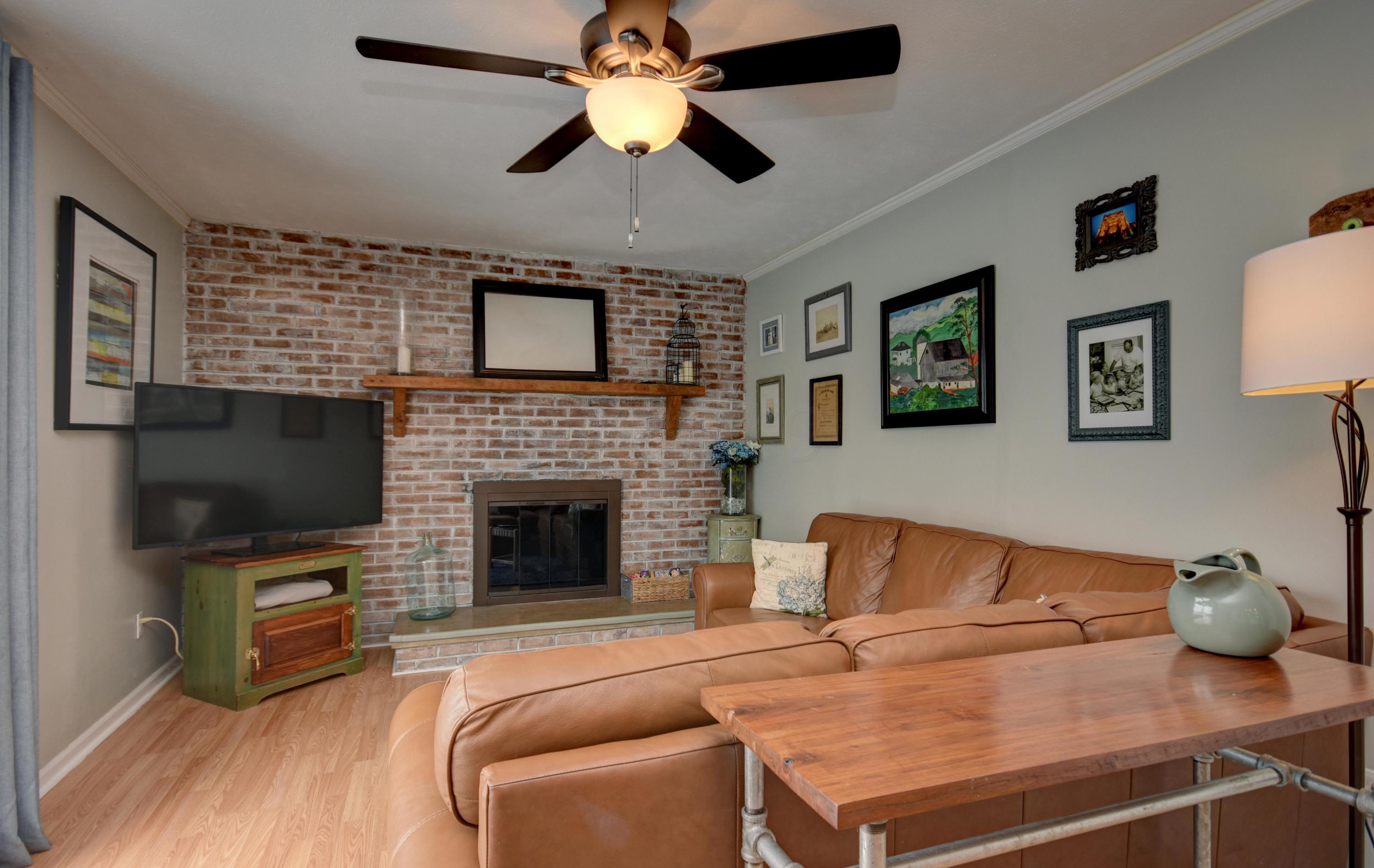 1371 Spindler Road Columbus, OH 43228 - Photo 14 of 32 Gallery Image 14