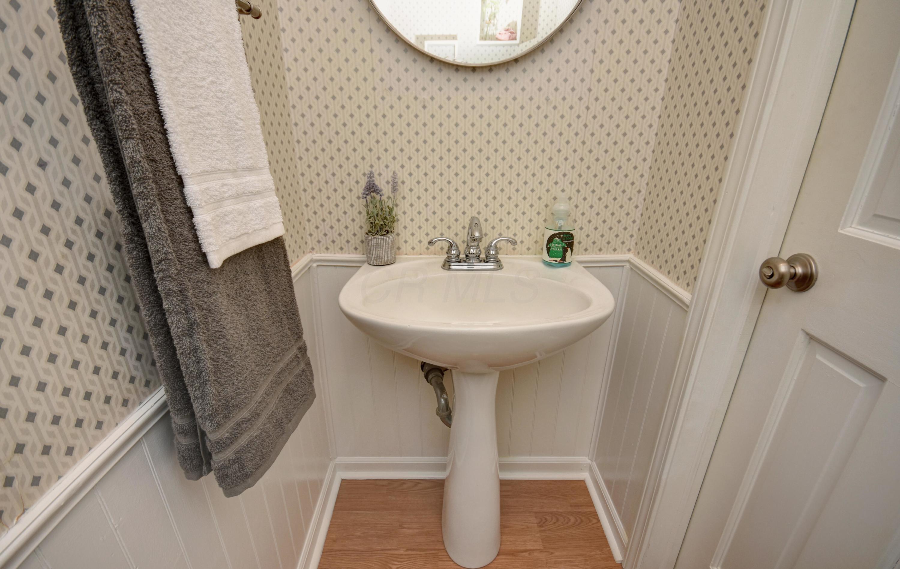 1371 Spindler Road Columbus, OH 43228 - Photo 16 of 32 Gallery Image 16