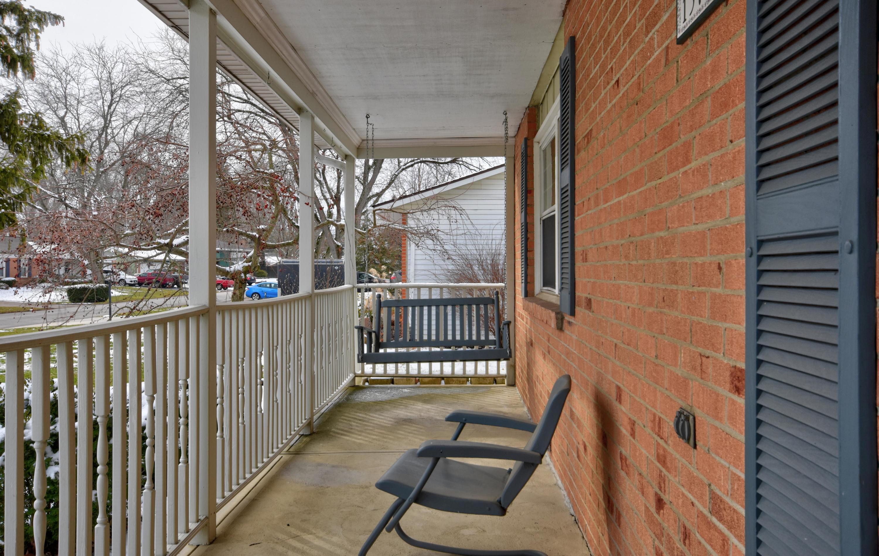 1371 Spindler Road Columbus, OH 43228 - Photo 3 of 32 Gallery Image 3