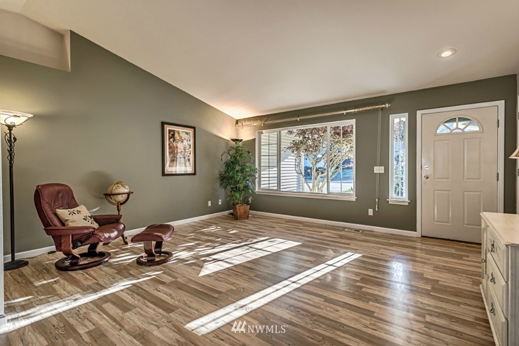 2808 West 2nd Street Anacortes, WA 98221 - Photo 2 of 20