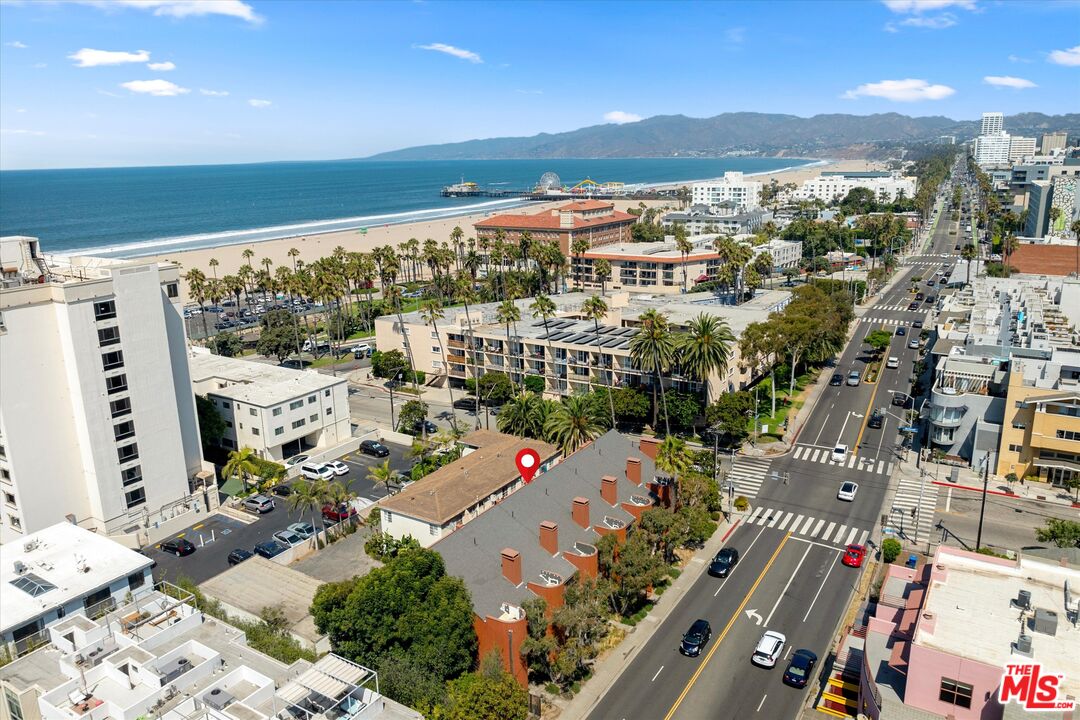 2108 Neilson Way Santa Monica, CA 90405 - Photo 4 of 70